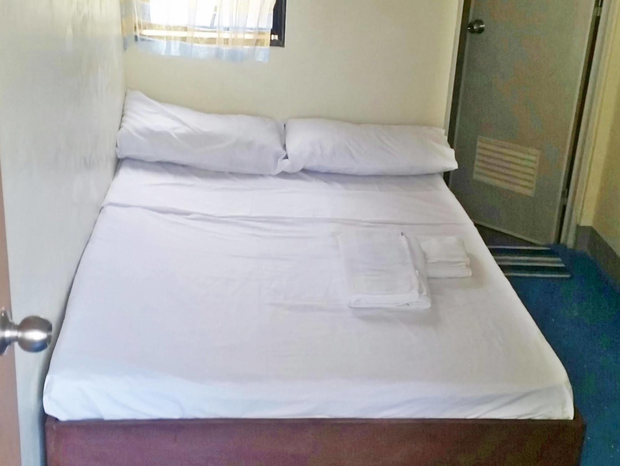 Ezy Stay Puerto Princesa Tiniguiban Ngoại thất bức ảnh